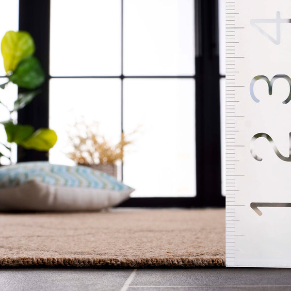 Safavieh Retreat Luxurious Indoor Outdoor Area Rug - Elegant Natural And Black Design For Any Space Natural ,Black 87% Polypropylene,13% Polyester Rte256b-7r