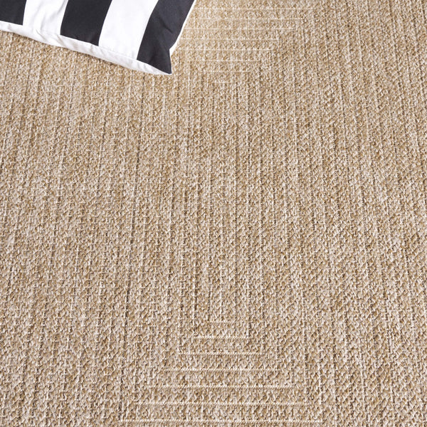 Safavieh Retreat Elegance Area Rug - Versatile Indoor/Outdoor Design For Ultimate Style And Comfort In Any Space Natural ,Black 87% Polypropylene,13% Polyester Rte260b-4