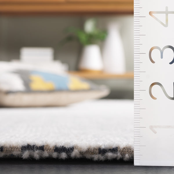 Safavieh Restoration Luxurious Hand-tufted Area Rug For Stylish Living Spaces - Chic Modern Design And Durability Navy ,Ivory 60% Cotton,40% Polyester Rvt901n-5