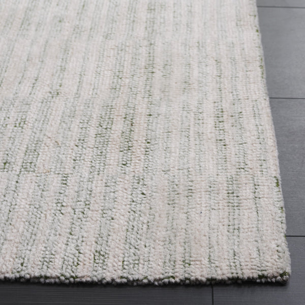 Safavieh Restoration Luxurious Hand-tufted Area Rug For Stylish Living Spaces - Chic Modern Design And Durability Green ,Ivory 60% Cotton,40% Polyester Rvt901y-5