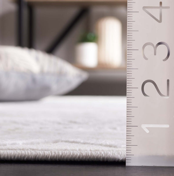 Safavieh Saylor 101 Power Loomed Transitional Rug Ivory 6'-3" x 6'-3" Round