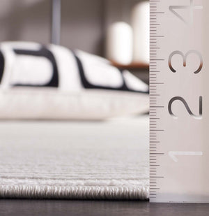 Safavieh Saylor 104 Power Loomed Transitional Rug Ivory 6'-3" x 6'-3" Round