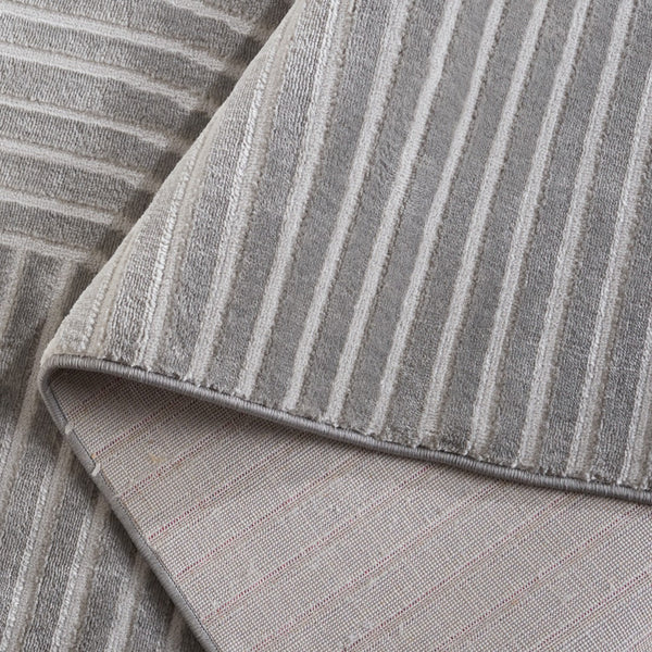 Safavieh Saylor Transitional Area Rug With Abstract Geometric Design For Modern Elegance And Comfort Grey 58% Polypropylene  30% Jute  12 % Polyester Say106f-26