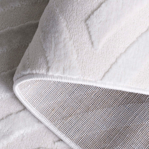 Safavieh Saylor Luxurious Area Rug With Abstract Design - Modern Elegance For Any Home Decor Style Ivory 70% Polypropylene,30% Polyester Shrink Say111a-6