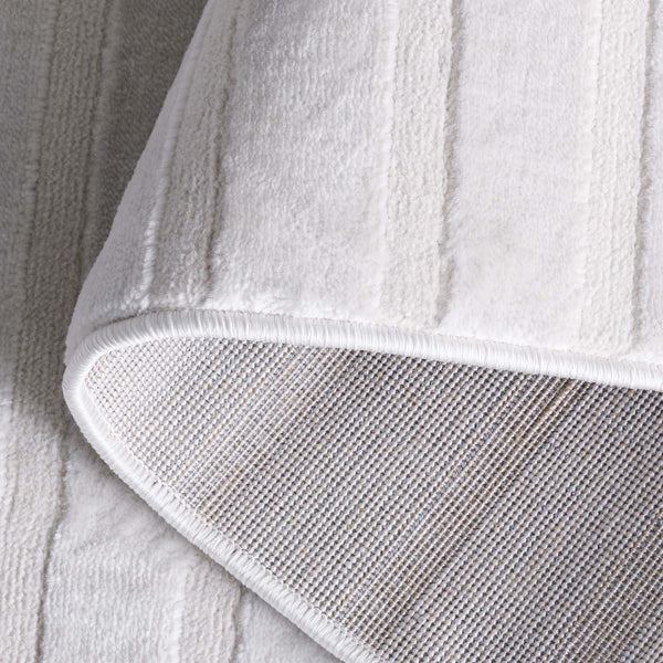 Safavieh Saylor Modern Round Area Rug - Luxurious Turkish Design For Chic Living Spaces & Cozy Atmosphere Ivory 70% Polypropylene,30% Polyester Shrink Say113a-6sq