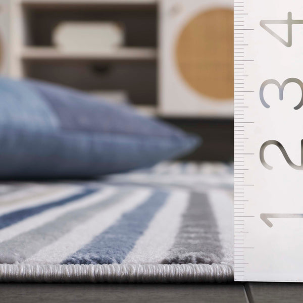 Safavieh Saylor Stylish Area Rug In Elegant Ivory And Blue Grey – Luxurious, Durable, And Easy To Maintain Ivory ,Blue Grey 70% Polypropylene,30% Polyester Shrink Say114a-8