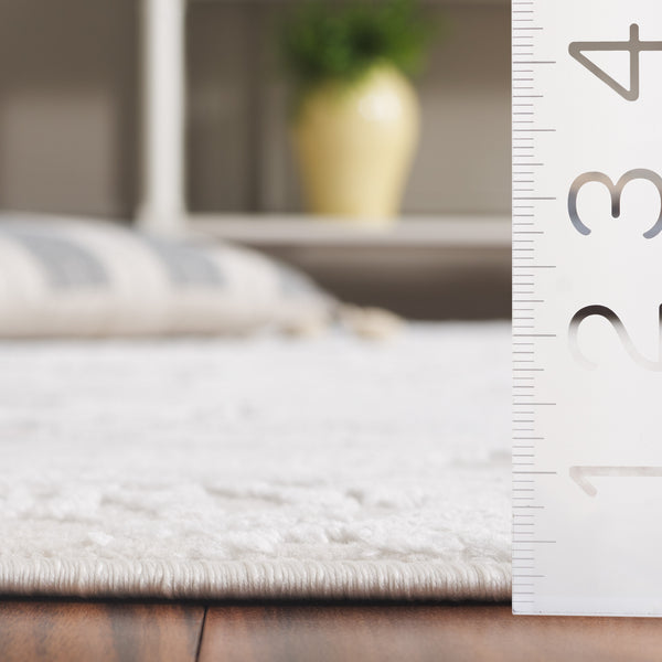 Safavieh Saylor Plush Area Rug – Elegant Ivory Design For Modern Home Decor, Soft Comfort & Style Upgrade Ivory 70% Polypropylene,30% Polyester Shrink Say128a-5