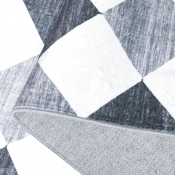 Safavieh Santa Elegant Geometric Diamond Area Rug - Soft Polyester, Machine Washable, Perfect For Any Space Ivory ,Grey Black Polyester Scl938d-5