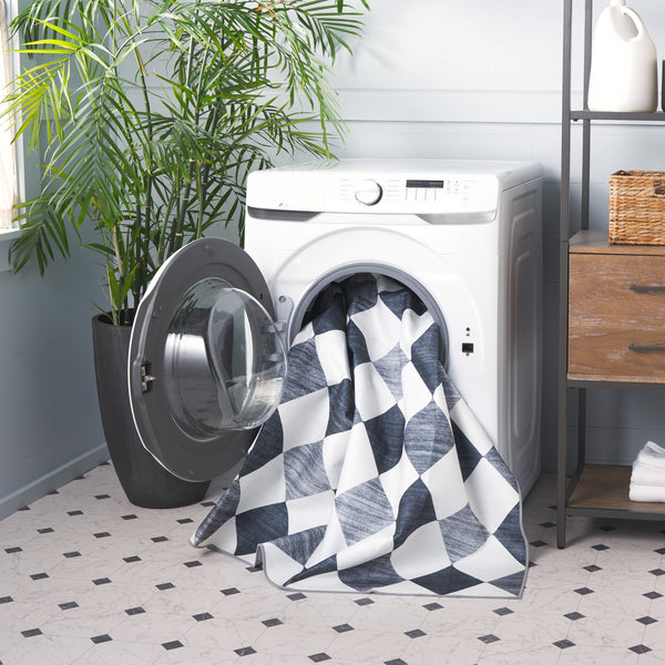 Safavieh Santa Elegant Geometric Diamond Area Rug - Soft Polyester, Machine Washable, Perfect For Any Space Ivory ,Grey Black Polyester Scl938d-5