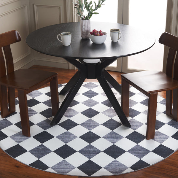 Safavieh Santa Elegant Geometric Diamond Area Rug - Soft Polyester, Machine Washable, Perfect For Any Space Ivory ,Grey Black Polyester Scl938d-5