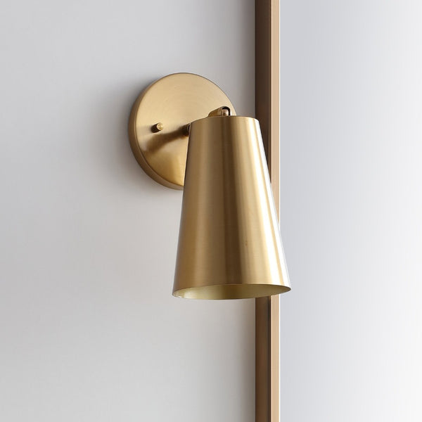 Safavieh LEONARDO, 10-Inch Brass & Iron Wall Sconce for Warm Ambient Lighting in Classic & Modern Spaces SCN4020A