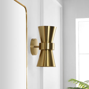 Safavieh BYNNER, Elegant 2-Light Wall Sconce Set - Stylish Metal Design for Ambient Lighting & Versatile Decor Brass SCN4108A-SET2