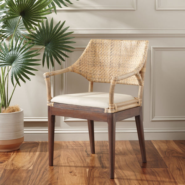Safavieh Carlo Arm Chair - Vintage-Inspired Rattan Elegance With Plush Cushion For Stylish Living Spaces SEA4002A