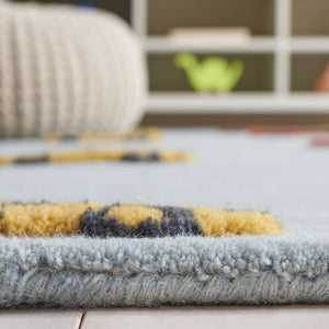 Safavieh Safavieh Kids 806 Hand Tufted Kids Rug Light Blue / Yellow 5' x 8'