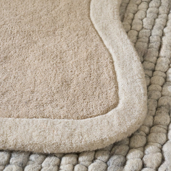 Safavieh Safavieh Kids Hand Tufted Wool Cotton Rug Soft Neutral Tones for Nursery Rooms Beige 4'-0" x 6'-0" SFK903B-46S