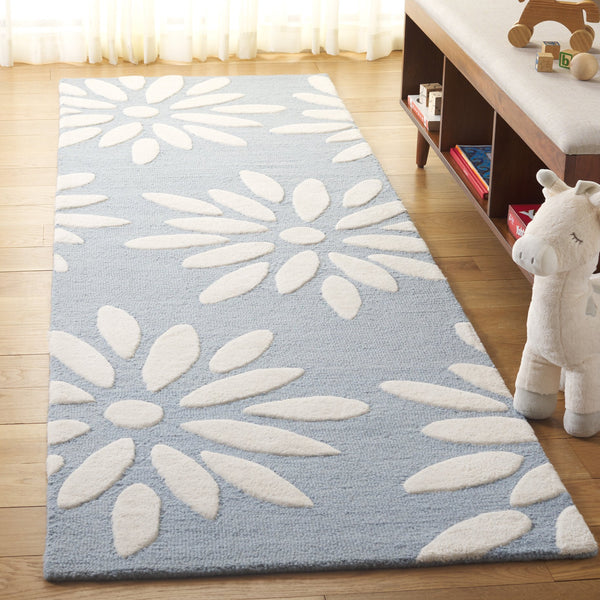 Safavieh Safavieh Kids Hand-tufted Area Rug: Cozy Teal And Ivory Floral Design For Playrooms And Bedrooms Light Blue ,Ivory Wool Pile Sfk914l-6