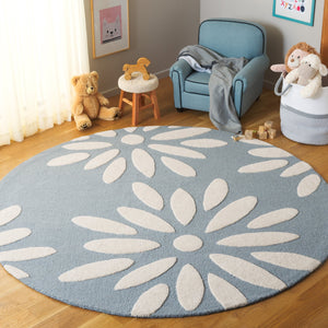 Safavieh Safavieh Kids Hand-tufted Area Rug: Cozy Teal And Ivory Floral Design For Playrooms And Bedrooms Light Blue ,Ivory Wool Pile Sfk914l-6