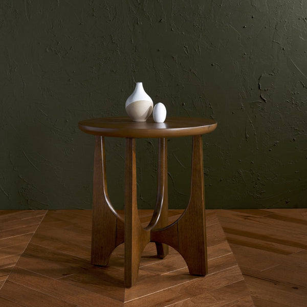 Safavieh SASHA Wood Accent Table - Timeless Design for Modern Spaces, Perfect for Decor and Functionality Medium Oak SFV2129C