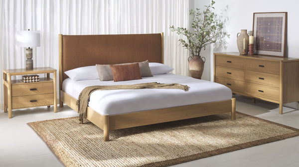 Safavieh JAYLESSA Nightstand - Mid-Century Modern Design with Elegant Storage, Solid Wood & Bronze Hardware Natural SFV2148A