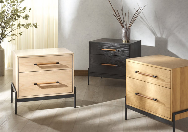 Safavieh CHANDRI Modern Vegan Leather Nightstand – Stylish Storage with Durable Wood & Metal Accents for Bedroom Oak / Black SFV2191C