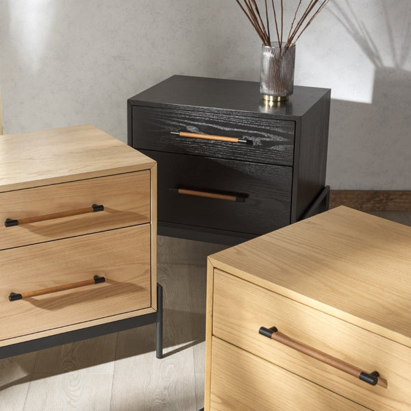 Safavieh CHANDRI Modern Vegan Leather Nightstand – Stylish Storage with Durable Wood & Metal Accents for Bedroom Oak / Black SFV2191C