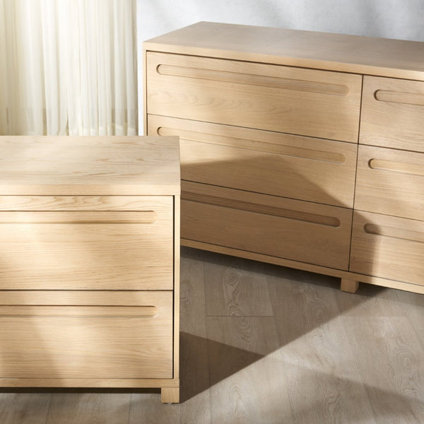 Safavieh TOBIETTE 2-Drawer Wood Nightstand - Modern Elegance with Ample Storage for Your Bedroom Decor Needs Oak SFV2195A