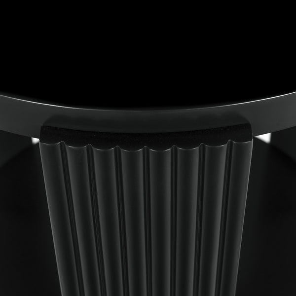 Safavieh Liabella Round Wood Accent Table - Elegant Design For Stylish Living Spaces And Timeless Décor Black Manufactured Wood ,Unsaturated Polyester Resin Sfv2202b