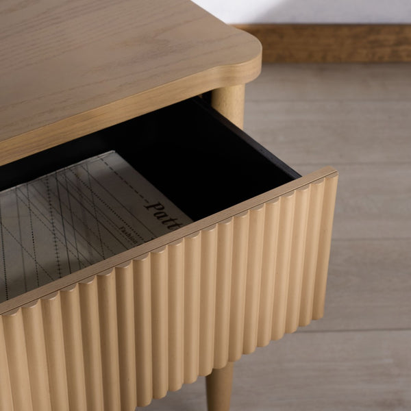 Safavieh SHELBIE 1 Drawer Reeded Nightstand - Modern Design with Smooth-Glide Drawer for Elegant Storage Solutions Oak SFV2204A