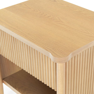 Safavieh Shelbie 1 Drawer Reeded Nightstand - Elegant Bedroom Storage Solution With Sophisticated Style Oak Wood ,Polyester Resin Drawer Fronts Sfv2204a