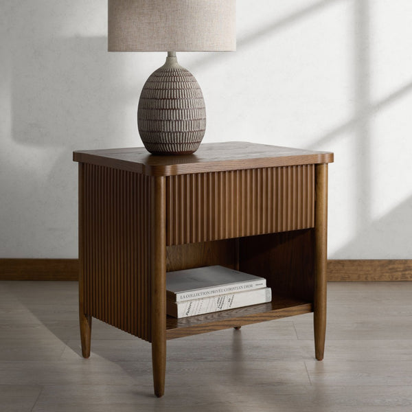 Safavieh SHELBIE 1 Drawer Reeded Nightstand - Modern Design with Smooth-Glide Drawer for Elegant Storage Solutions Medium Oak SFV2204C