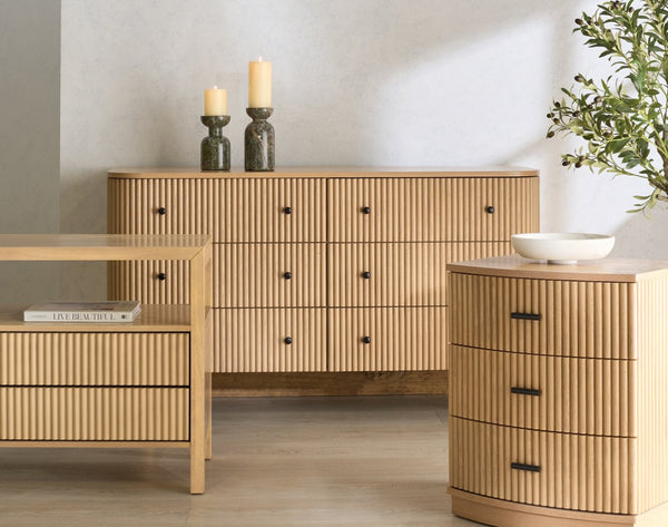 Safavieh SHELBIE 6 Drawer Reeded Dresser – Textured Elegance and Ample Storage for Modern Bedrooms Oak / Black SFV2207A