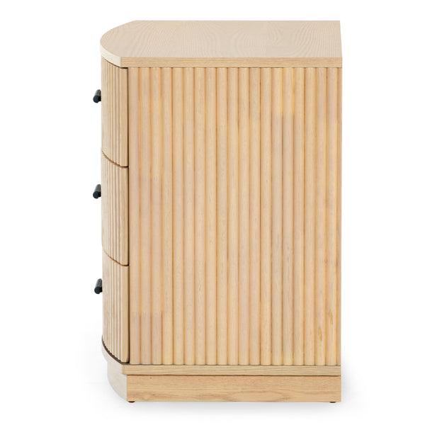 Safavieh Shelbie 3 Drawer Reeded Nightstand - Elegant Oak Design With Modern Accents For Any Bedroom Decor Oak ,Black Wood ,Polyester Resin Drawer Fronts ,Metal Sfv2206a