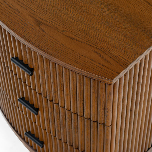 Safavieh Shelbie 3 Drawer Reeded Nightstand - Elegant Oak Design With Modern Accents For Any Bedroom Decor Medium Oak ,Black Wood ,Polyester Resin Drawer Fronts ,Metal Sfv2206c