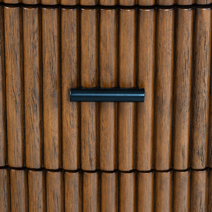 Safavieh Shelbie 3 Drawer Reeded Nightstand - Elegant Oak Design With Modern Accents For Any Bedroom Decor Medium Oak ,Black Wood ,Polyester Resin Drawer Fronts ,Metal Sfv2206c