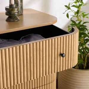 Safavieh SHELBIE 6 Drawer Reeded Dresser – Textured Elegance and Ample Storage for Modern Bedrooms Oak / Black SFV2207A