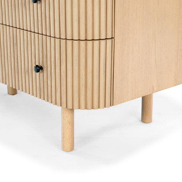 Safavieh Shelbie 6 Drawer Reeded Dresser - Elegant Oak Design With Unique Texture And Sturdy Construction Oak ,Black Wood ,Polyester Resin Drawer Fronts ,Metal Sfv2207a