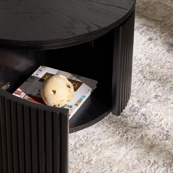Safavieh SHELBIE Reeded Oval Coffee Table - Elegant Living Room Centerpiece with Stylish Wood and Resin Design Black SFV2209B