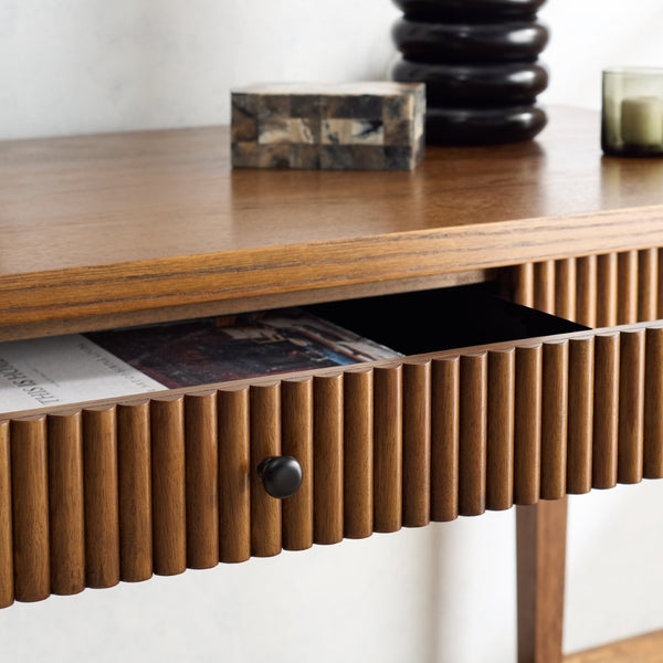 Safavieh SHELBIE 1 Drawer Reeded Desk – Modern Stylish Workspace with Smooth-Glide Drawer & Spacious Surface Medium Oak / Black SFV2211C