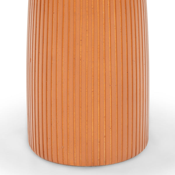 Safavieh Oskar Round Concrete Accent Table - Stylish, Durable Design For Modern Home Decor & Versatile Use Brown Cast Gfrc Concrete ,Metal Sfv2604a-2bx