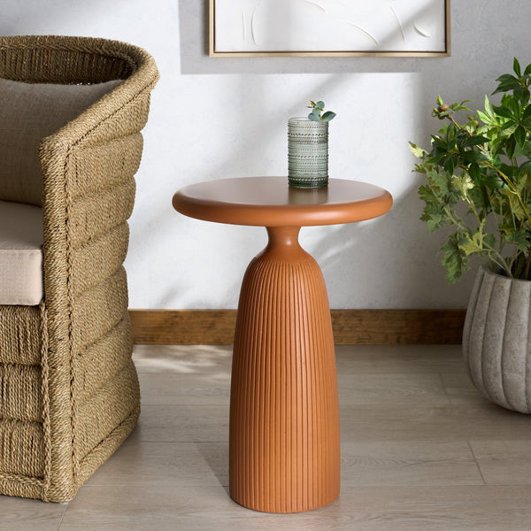 Safavieh Oskar Round Concrete Accent Table - Stylish, Durable Design For Modern Home Decor & Versatile Use Brown Cast Gfrc Concrete ,Metal Sfv2604a-2bx