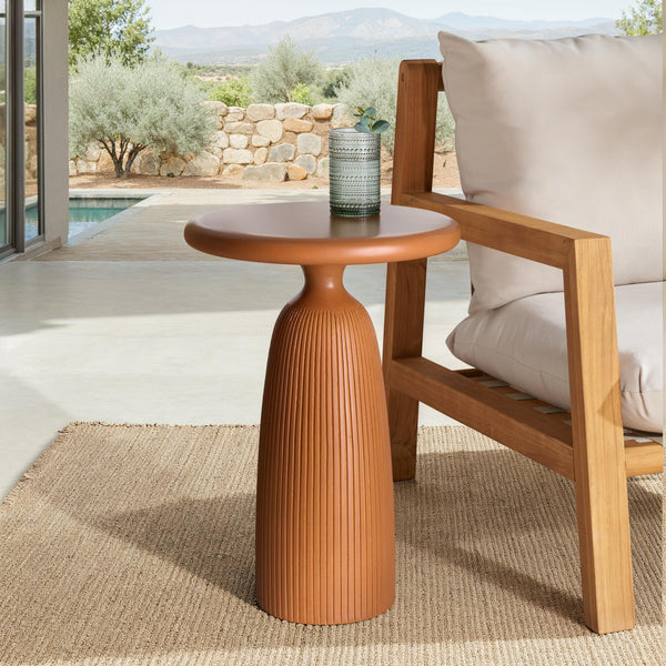 Safavieh Oskar Round Concrete Accent Table - Stylish, Durable Design For Modern Home Decor & Versatile Use Brown Cast Gfrc Concrete ,Metal Sfv2604a-2bx