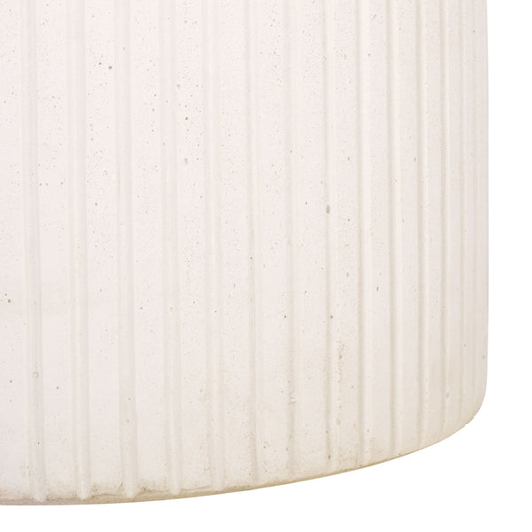 Safavieh Oskar Round Concrete Accent Table - Stylish, Durable Design For Modern Home Decor & Versatile Use Ivory Cast Gfrc Concrete ,Metal Sfv2604b-2bx