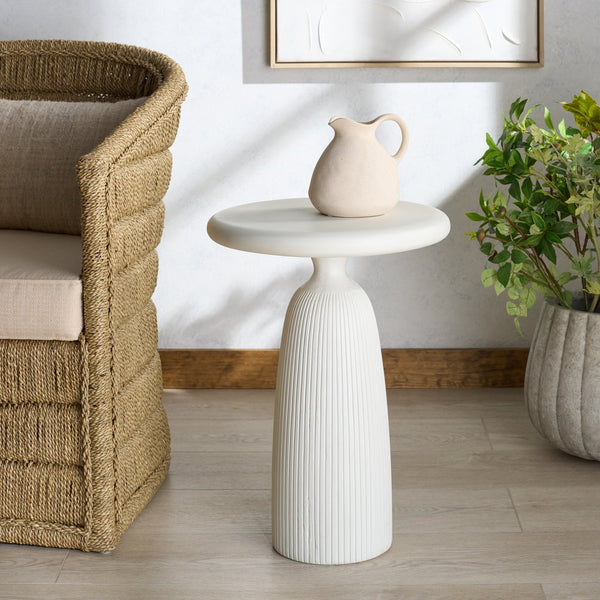 Safavieh Oskar Round Concrete Accent Table - Stylish, Durable Design For Modern Home Decor & Versatile Use Ivory Cast Gfrc Concrete ,Metal Sfv2604b-2bx