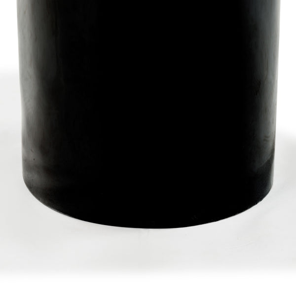 Safavieh Rhianna Concrete Accent Table - Modern Design With Sturdy Iron Base For Indoor & Outdoor Style Black Cast Gfrc Concrete ,Metal Sfv2608b-2bx