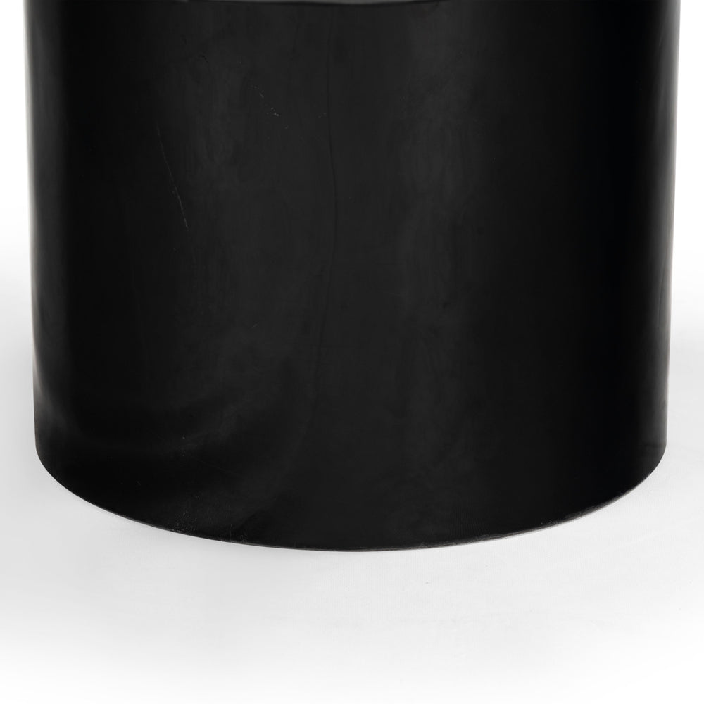 Safavieh Rhianna Concrete Coffee Table - Modern Elegance With Industrial Design For Stylish Living Spaces Black Cast Gfrc Concrete ,Metal Sfv2609b-2bx