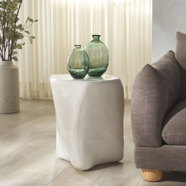 Safavieh WYNNONA Concrete Accent Table – Modern Minimalist Design with Industrial Flair for Any Space White SFV2613A