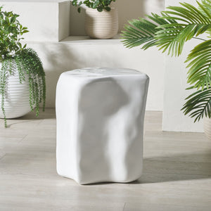 Safavieh WYNNONA Concrete Accent Table – Modern Minimalist Design with Industrial Flair for Any Space White SFV2613A