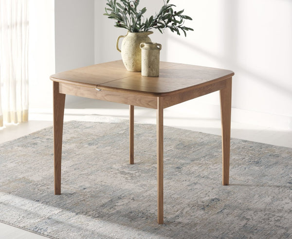 Safavieh BARBOSSA Extendable Dining Table - Modern Oak Design with Curved Edges for Elegant Dining Spaces Natural SFV4206A