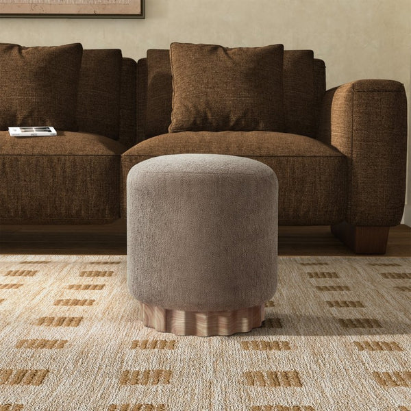 Safavieh NIKOLAS Round Boucle Ottoman - Cozy Contemporary Accent for Stylish Living Spaces & Compact Areas Light Brown / Natural SFV4862B