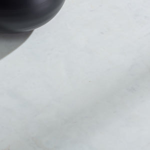 Safavieh Alanabella Marble & Wood Square Accent Table – Elegant White Marble & Blonde Oak Finish For Any Room Sand ,White Marble ,Wood Sfv5551a